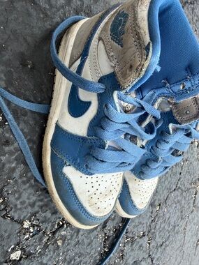 Jordan Kids Blue and White High-Top Sneakers